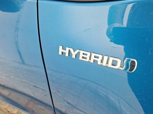 Toyota Yaris HYBRID 