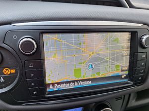 Toyota Yaris HYBRID 