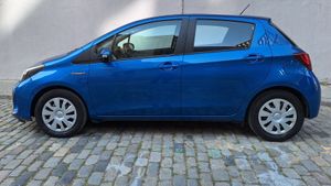 Toyota Yaris HYBRID 
