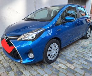 Toyota Yaris HYBRID 