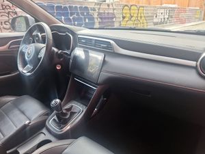 MG ZS 1.5 LUXURY 