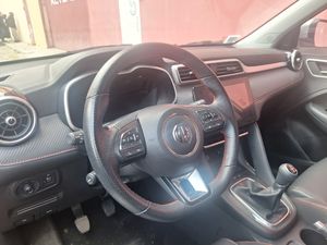 MG ZS 1.5 LUXURY 