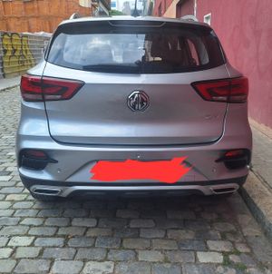 MG ZS 1.5 LUXURY 