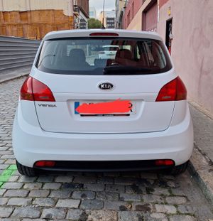 Kia Venga 1.4 CVVT  CONCEPT 
