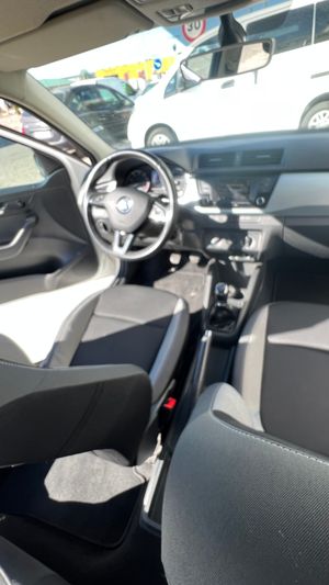 Skoda Fabia NACIONAL UNCO DUEÑO   - Foto 11