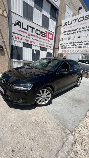 Volkswagen Jetta 1.6 TDI 105 DSG Advance Bluemotion Tech   - Foto 2