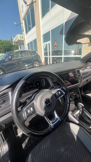 Volkswagen T-Roc motor 2.0 tdi 150cv pack r line   - Foto 16