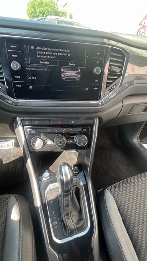 Volkswagen T-Roc motor 2.0 tdi 150cv pack r line   - Foto 17