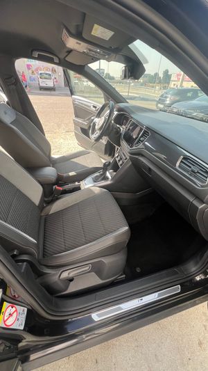 Volkswagen T-Roc motor 2.0 tdi 150cv pack r line   - Foto 13
