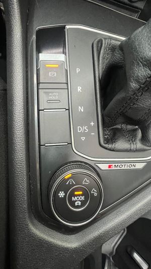 Volkswagen Tiguan Sport 2.0 TDI 4Motion DSG  - Foto 23