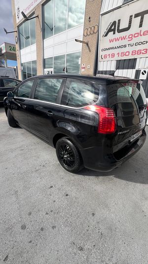 Peugeot 5008 1.6 HDI 112 FAP 7 plazas - Foto 5