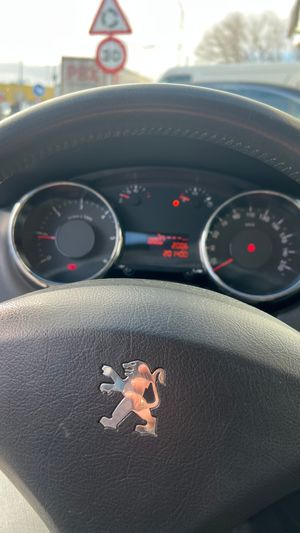 Peugeot 5008 1.6 HDI 112 FAP 7 plazas - Foto 17