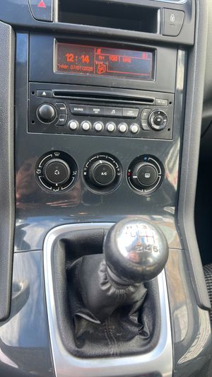 Peugeot 5008 1.6 HDI 112 FAP 7 plazas - Foto 18