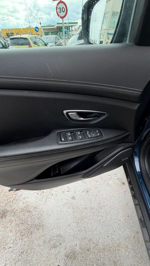 Renault Grand Scénic Diesel cambio automático 160cv 7 plazas - Foto 16