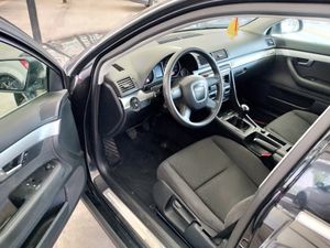 Audi A4 Avant 2.0 TDI   - Foto 11