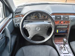 Mercedes Clase E E320  4MATIC   - Foto 10