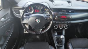 Alfa Romeo Giulietta 2.0 JTDM   - Foto 10