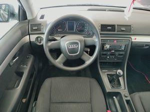 Audi A4 Avant 2.0 TDI   - Foto 10