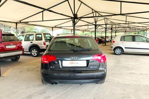 Audi A4 Avant 2.0 TDI   - Foto 9