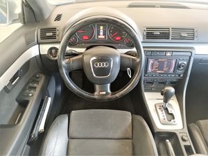 Audi A4 2.5 TDI AUT   - Foto 10