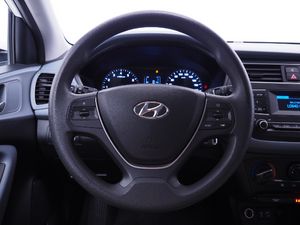 Hyundai i20 ESSENCE 1.2 MPI 75 CV 5P  - Foto 12