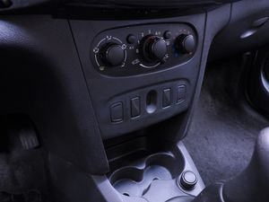 Dacia Logan AMBIANCE 1.0 SCE 73 CV 4P  - Foto 17