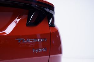 Hyundai Tucson TECNO 2-TONE 1.6 TGDI HEV 230 CV AUTO 5P  - Foto 34