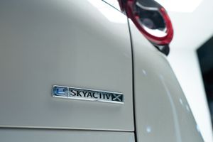 Mazda CX-30 EXCLUSIVE-LINE 2.0 E-SKY-X 186 CV 2WD 5P  - Foto 30