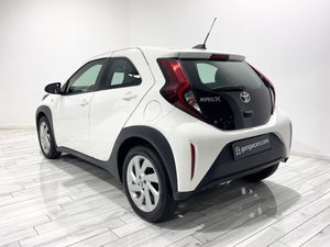 Toyota Aygo X Cross 1.0 VVT-I 72CV Play GC0148  - Foto 3