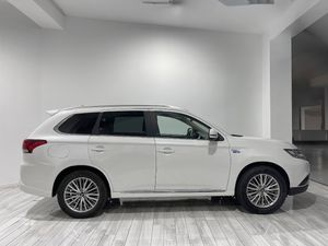 Mitsubishi Outlander 2.4 PHEV Motion Auto 4WD GC4261  - Foto 3