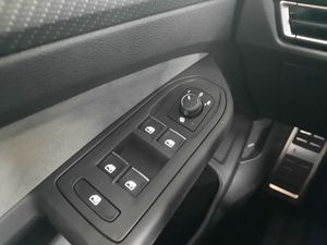 Volkswagen Golf Golf 1.5 eTSI R-Line DSG 110kW   - Foto 11