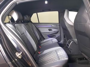 Volkswagen Golf Golf 1.5 eTSI R-Line DSG 110kW   - Foto 7