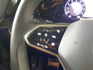 Volkswagen Golf Golf 1.5 eTSI R-Line DSG 110kW   - Foto 14