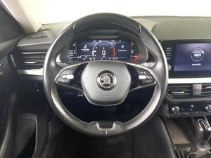 Skoda Kamiq 1.0 TSI Emotion 81kW DSG   - Foto 10