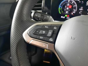 Volkswagen Passat Passat R-Line 1.5 TSI eHybrid 130 kW (177 CV) / 85 kW (115 CV)  Automático DSG 6 vel.   - Foto 14