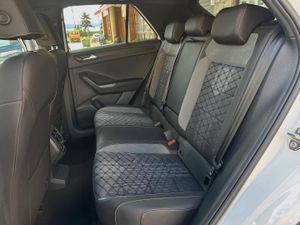 Volkswagen T-Roc R-LINE  - Foto 10