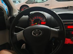 Toyota Aygo 1.0 VVTi Live   - Foto 10
