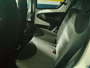 Toyota Aygo 1.0 VVTi Live   - Foto 9