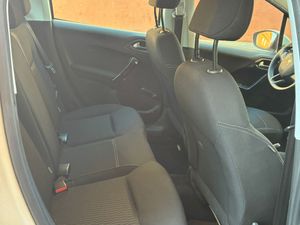 Peugeot 208 Active BlueHDi 100 S&S  - Foto 9