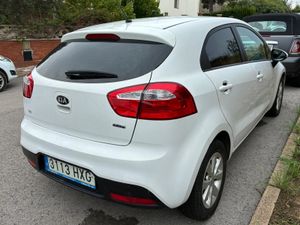 Kia Rio 5p 1.4 CRDi VGT Drive  - Foto 4
