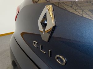 Renault Clio 1.6 TCe 67 kW (90CV) X-Tronic E-TECH HIBRID  - Foto 17