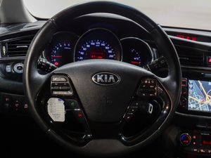 Kia Ceed 1.6 CRDi VGT 100kW (136CV ) Tech  - Foto 17