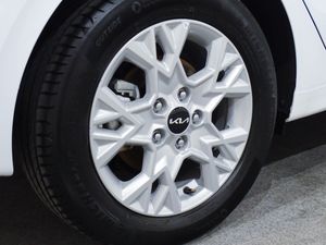 Kia Ceed 1.6 MHEV iMT 100kW (136CV) Drive  - Foto 8