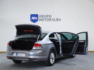 Volkswagen Passat 2.0 TDI 110kW (150CV) Advance  - Foto 8