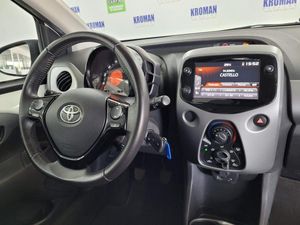 Toyota Aygo 1.0 70 xplay con Camera trasera!  - Foto 17