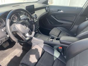 Mercedes GLA 2.0D 7G-DCT Automatico 136cv   - Foto 8