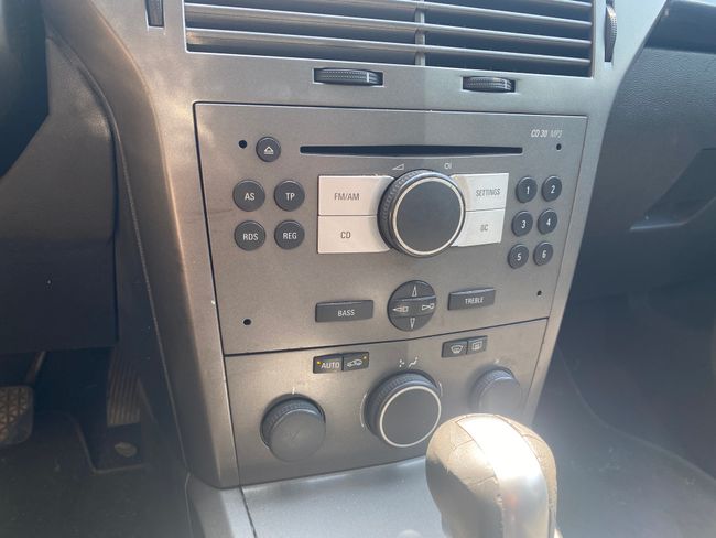 Opel Astra GTC 1.9 120CV Automático   - Foto 11