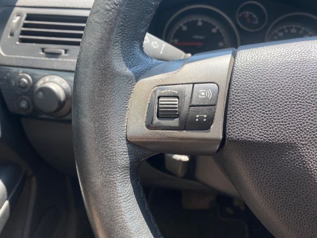 Opel Astra GTC 1.9 120CV Automático   - Foto 14