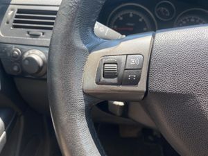 Opel Astra GTC 1.9 120CV Automático   - Foto 14