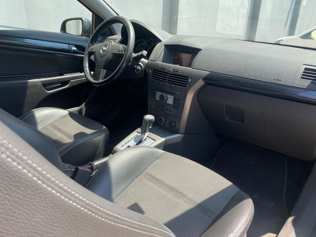 Opel Astra GTC 1.9 120CV Automático   - Foto 19